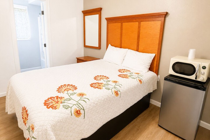 Room 16 of 65
