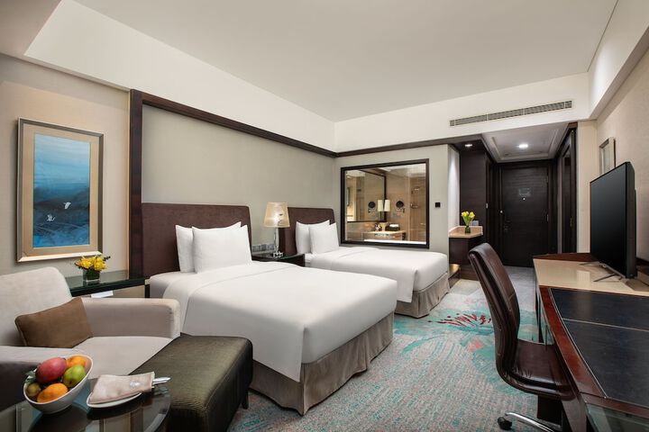 Room 20 of 170