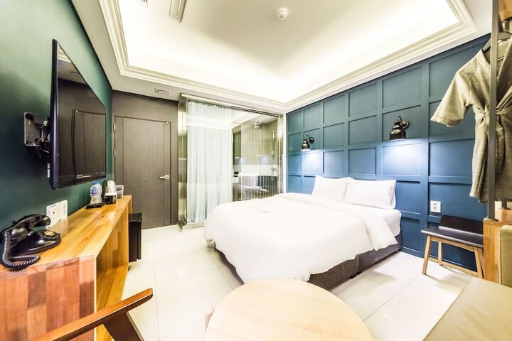 Room 14 of 57