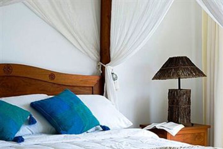 Room 8 of 25