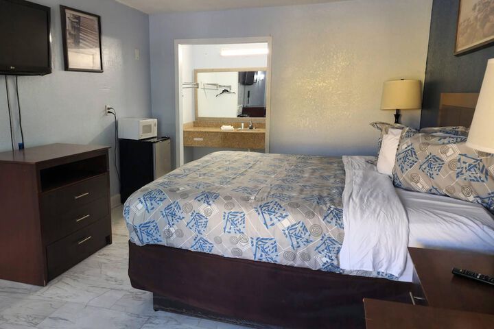 Room 22 of 66