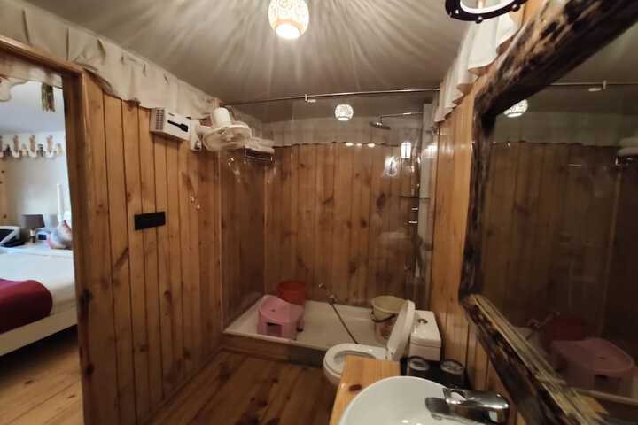 Room 16 of 37