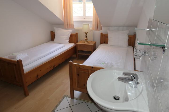 Room 8 of 49