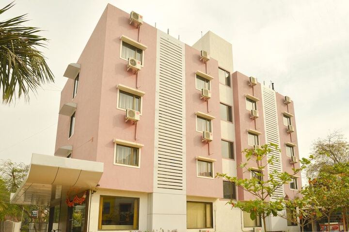 OYO 4316 HOTEL SAI EMPIRE