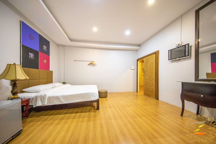 Room 8 of 47