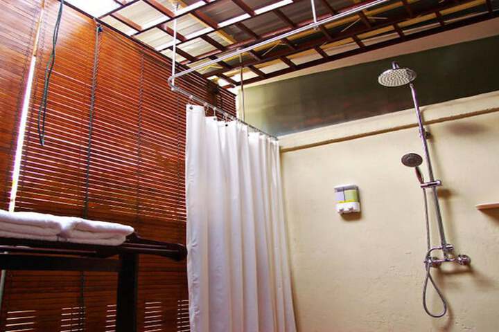 Room 4 of 37
