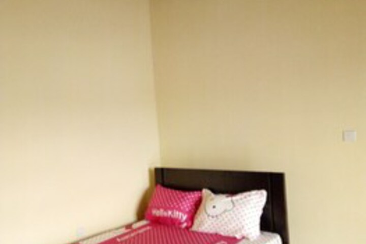 Room 25 of 28