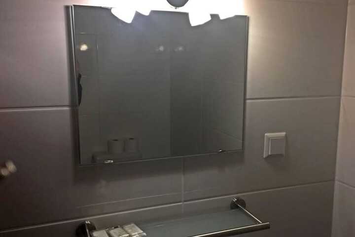 Room 12 of 22