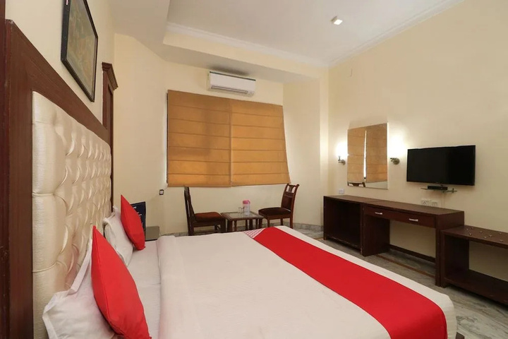 Room 3 of 14