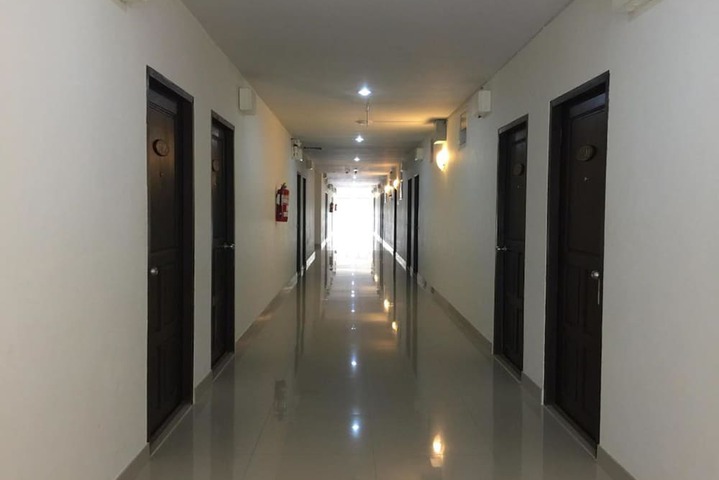Ballroom/Hall 32 of 42