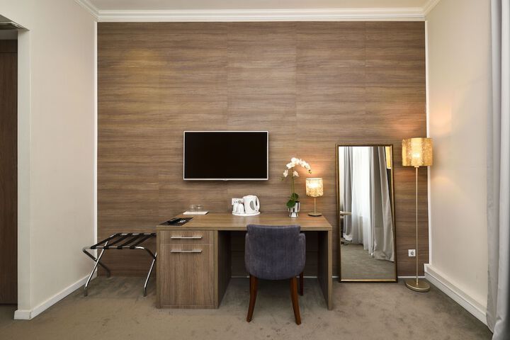 Room 13 of 29