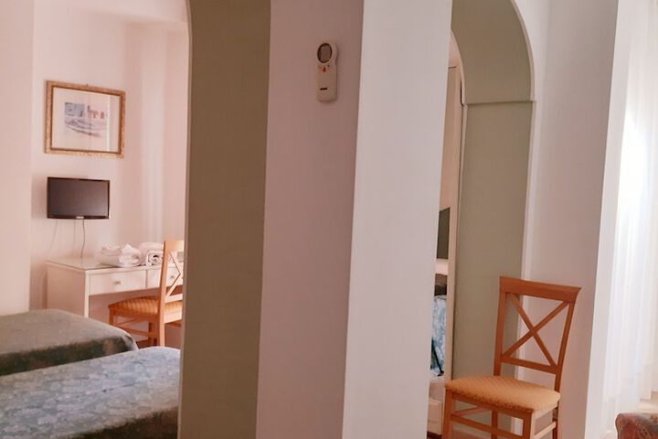Room 9 of 67