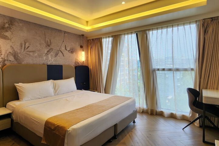 Room 18 of 139