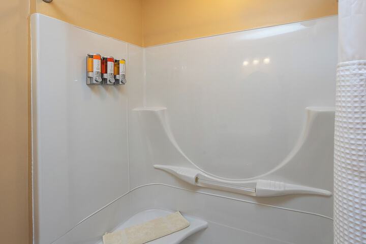 Room 105 of 130