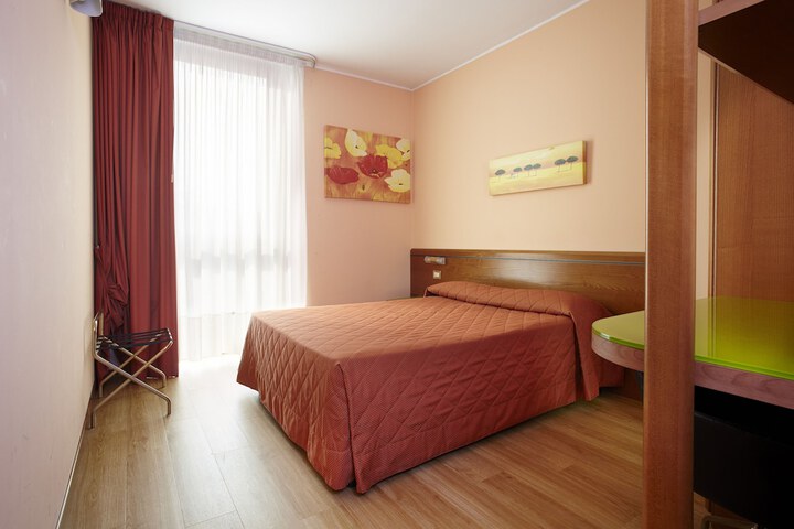 Room 12 of 42