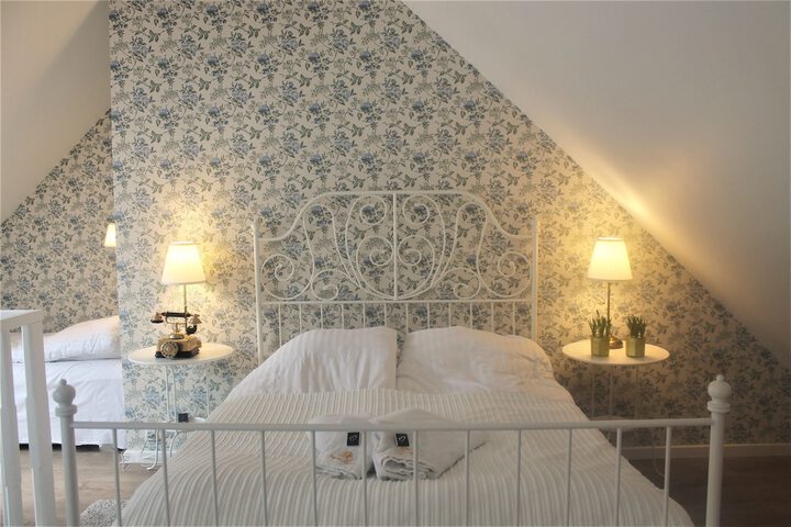 Room 15 of 60
