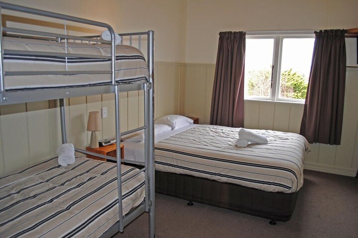 Room 12 of 38