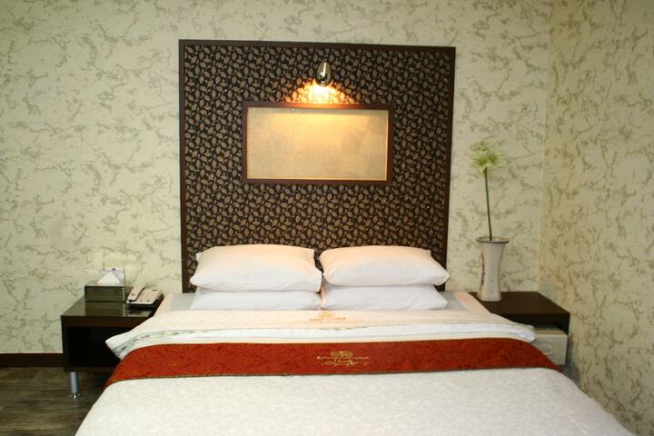 Room 4 of 54