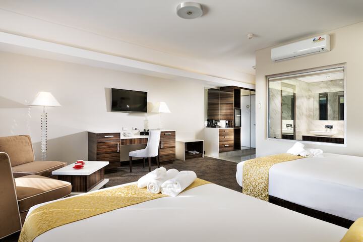 Room 13 of 48