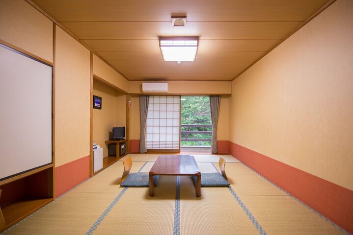 Room 6 of 31