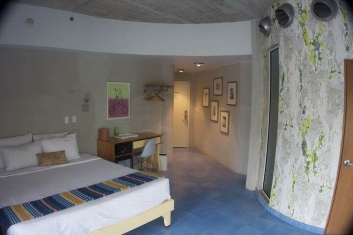Room 8 of 68