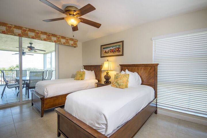 Room 18 of 240