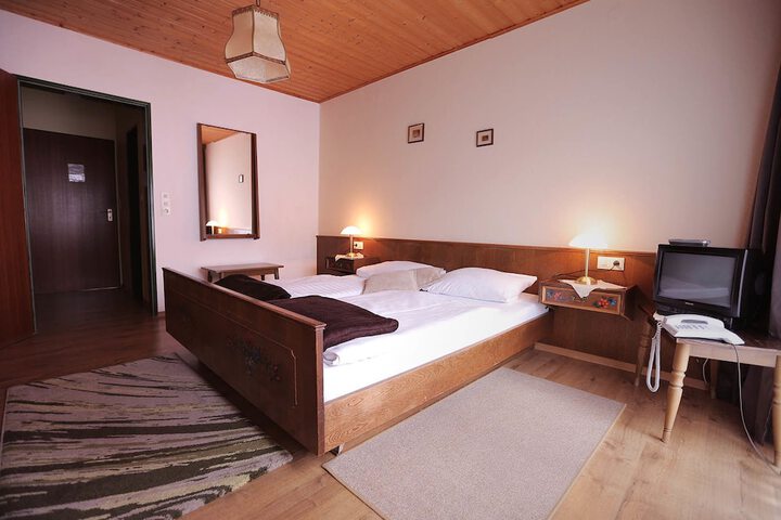 Room 2 of 22