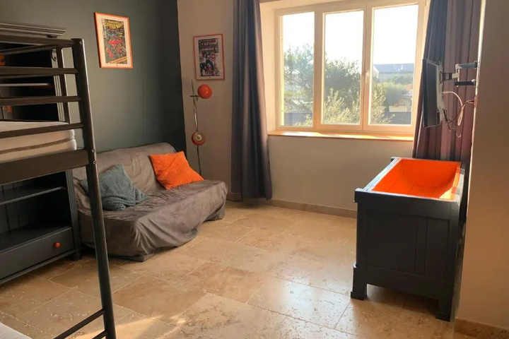 Room 9 of 21