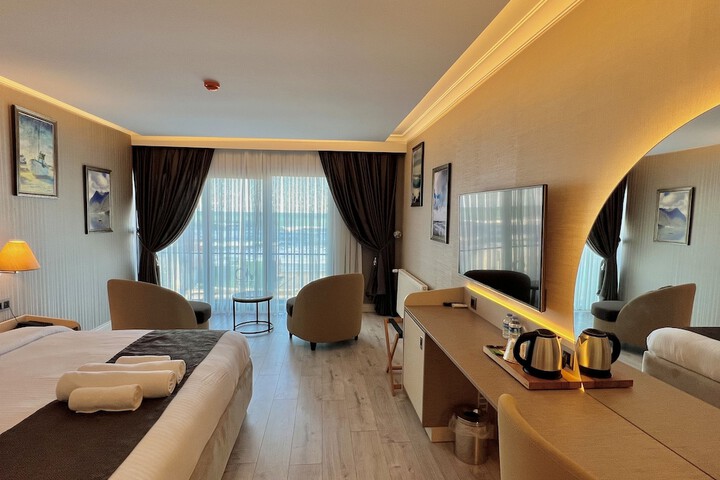 Room 12 of 72