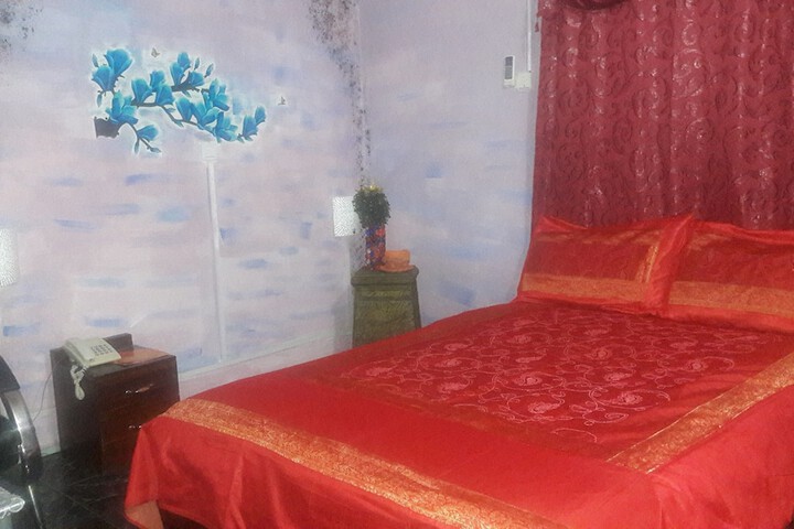 Room 28 of 33