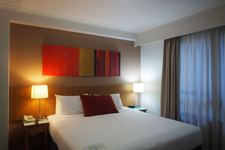 Room 3 of 33