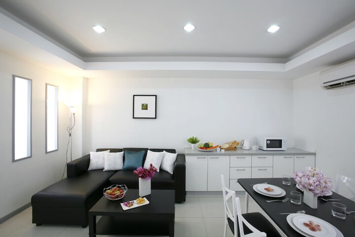 Room 8 of 11