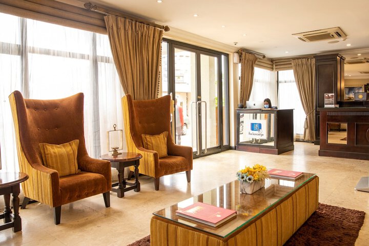 Entrance & Lobby