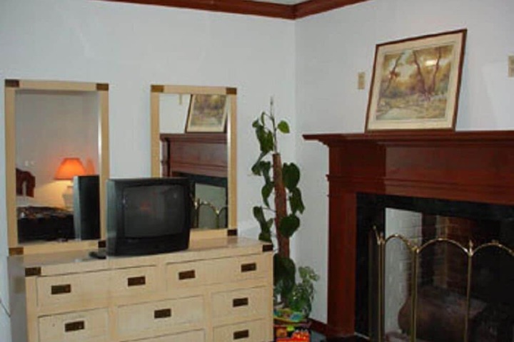 Room 10 of 20