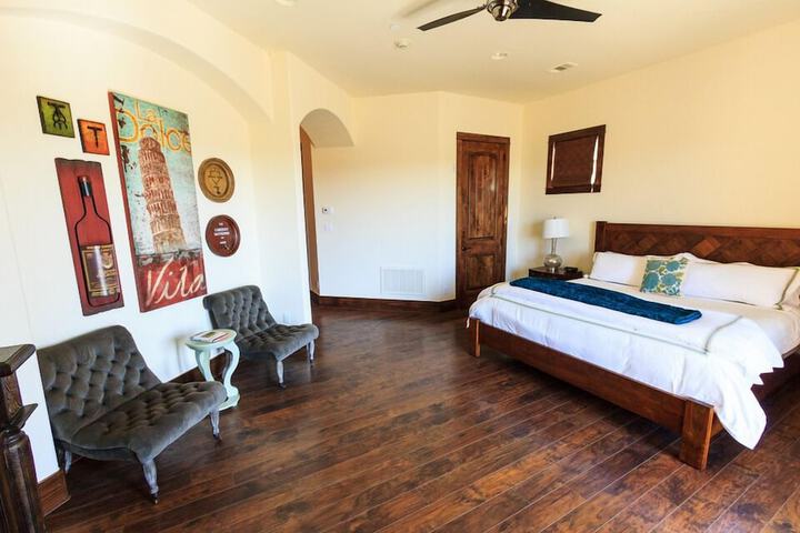Room 302 of 552