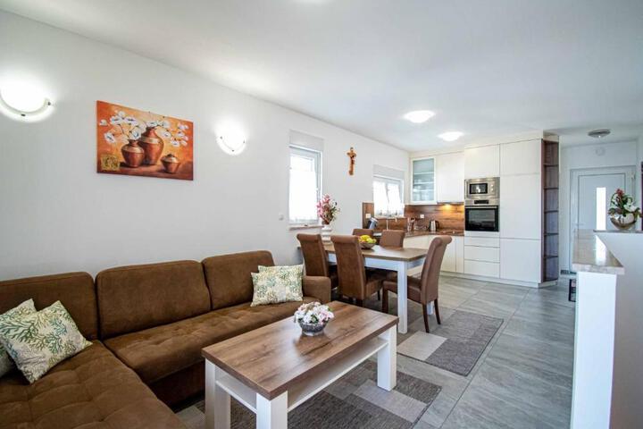 General 6 of 35