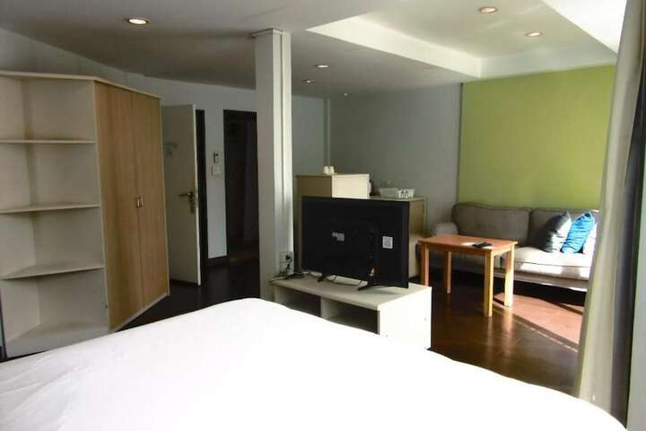 Room 17 of 39