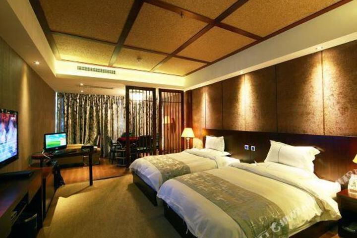 Li Jing Hotel Mile