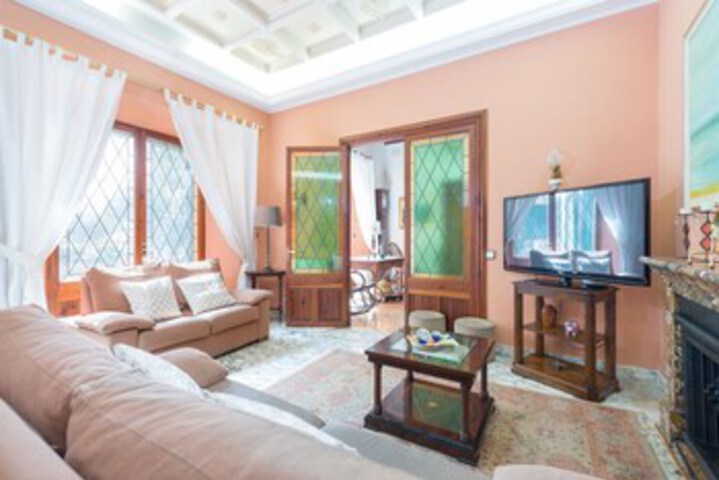Room 5 of 24