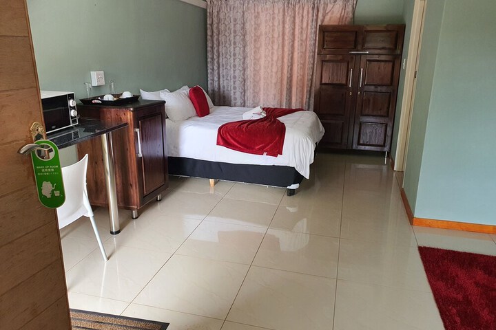 Room 6 of 23