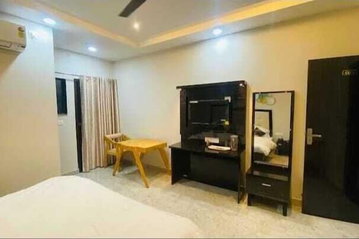 Room 6 of 26
