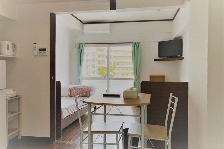 Room 12 of 80