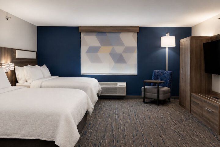 Room 37 of 102
