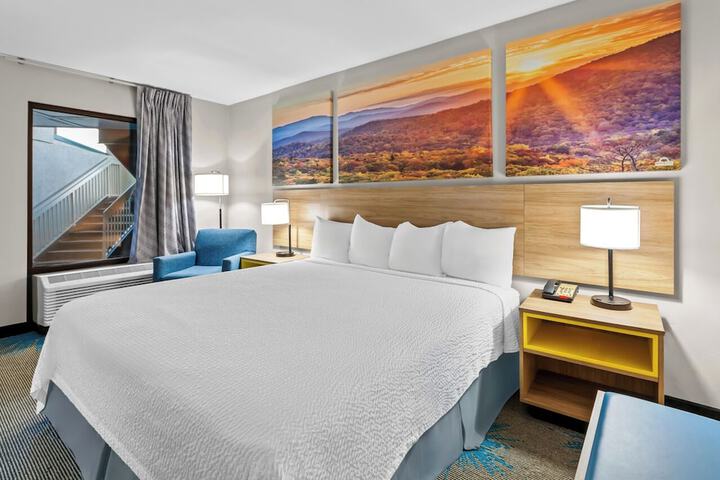 Days Inn by Wyndham Saint Pauls