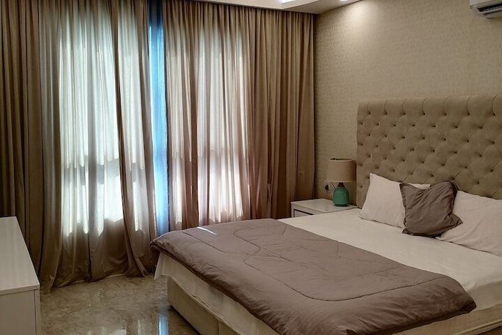 Room 3 of 41