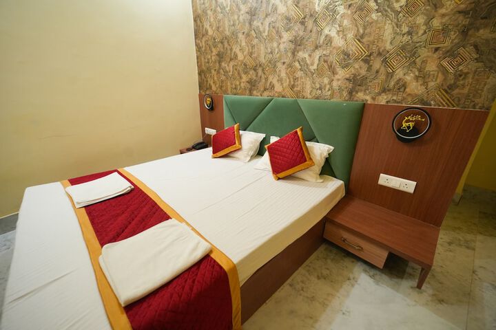 Room 12 of 24