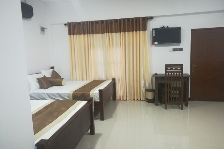 Room 1 of 5