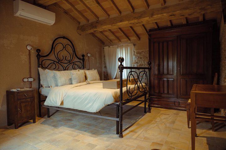 Room 5 of 101