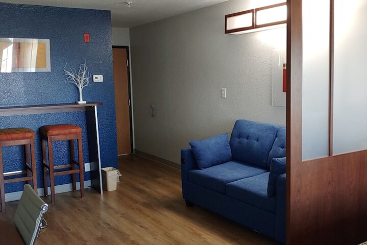 Room 13 of 21