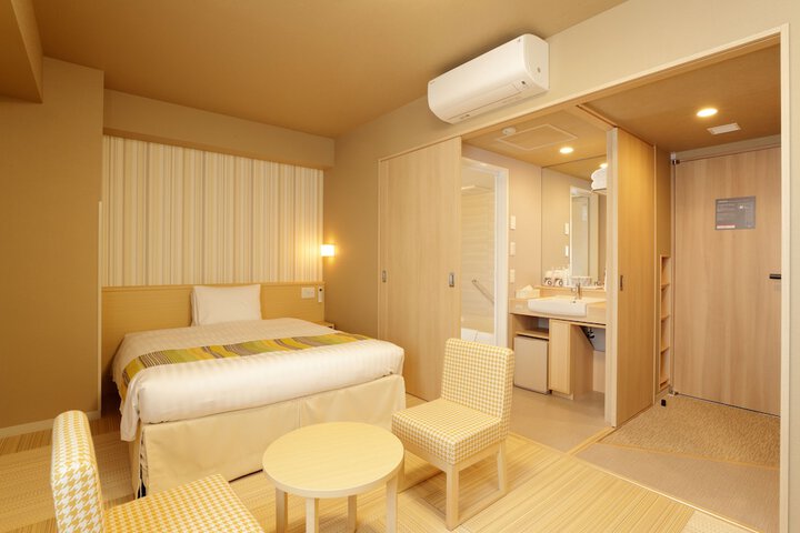 Room 13 of 61